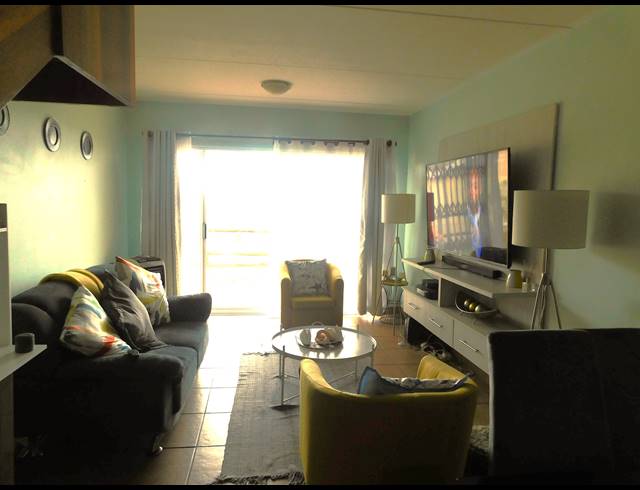 2 BEDROOM DUPLEX FOR SALE IN CAVERSHAM GLEN